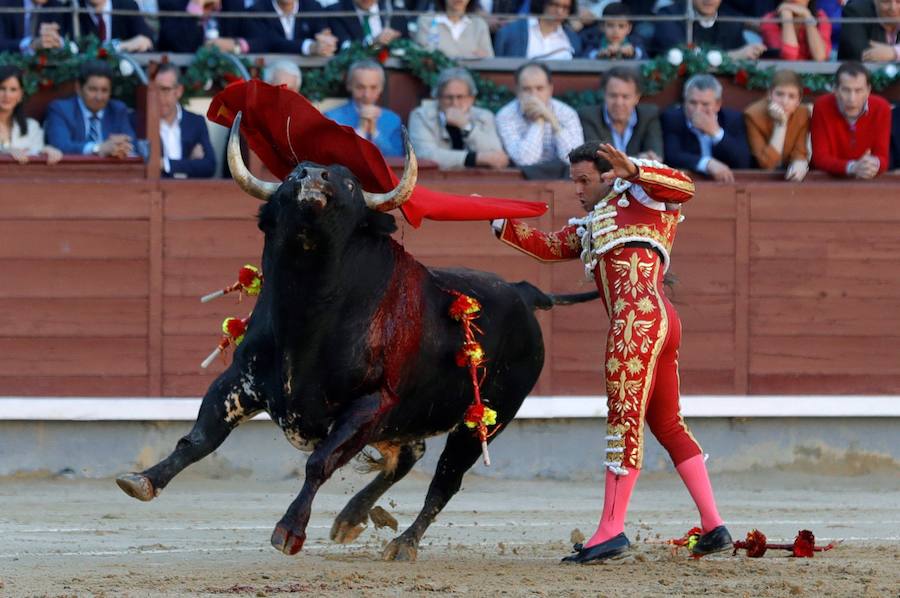 La corrida de la Beneficencia de Madrid también tuvo un trabajo retemplado de Miguel Ángel Perera 