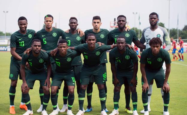Los jugadores de Nigeria, antes de un partido amistoso. 