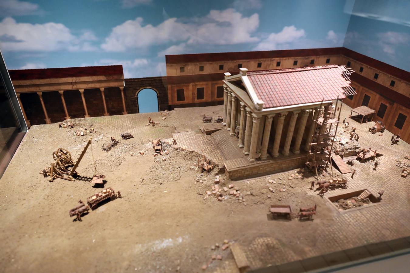 Las visitas, en grupos de 25 personas, serán por la mañana y por la tarde, gratuitas para los emeritenses y costará tres euros para los turistas