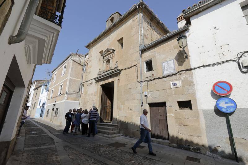 Su principal particularidad reside en que está levantada sobre la antigua casa de Gil Cordero, el pastor al que, según la tradición, se le apareció la Virgen de Guadalupe