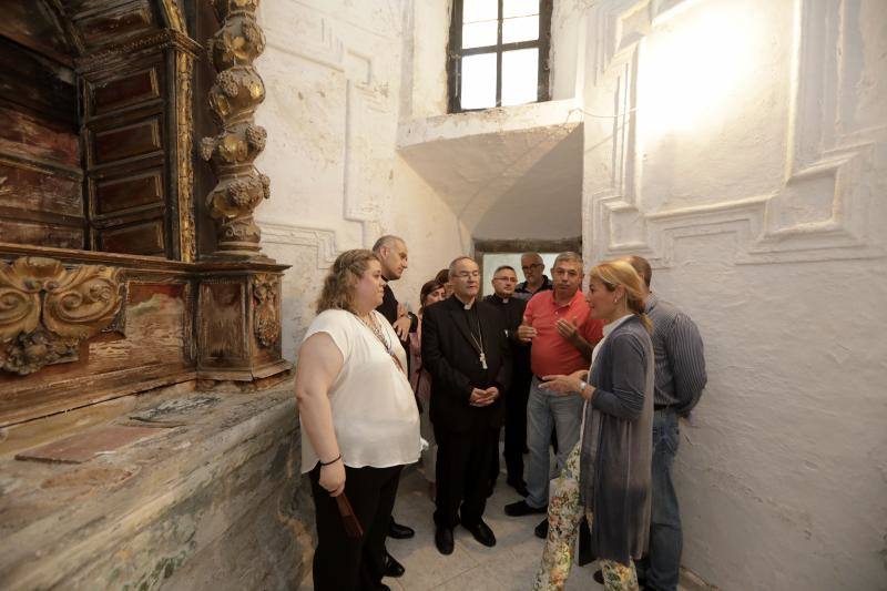 Su principal particularidad reside en que está levantada sobre la antigua casa de Gil Cordero, el pastor al que, según la tradición, se le apareció la Virgen de Guadalupe