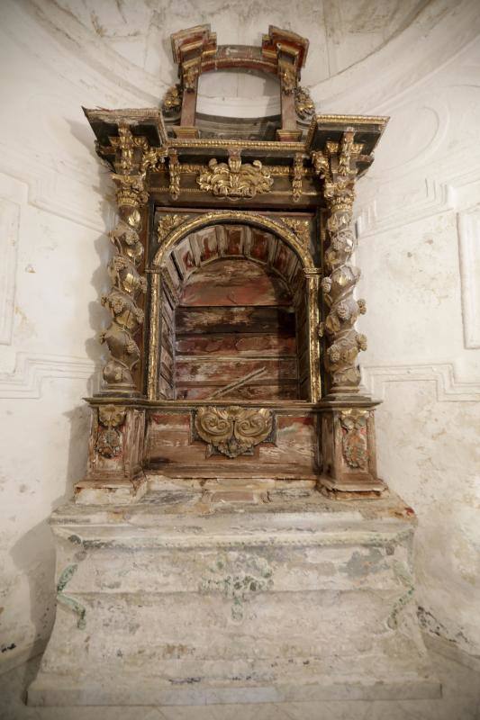 Su principal particularidad reside en que está levantada sobre la antigua casa de Gil Cordero, el pastor al que, según la tradición, se le apareció la Virgen de Guadalupe