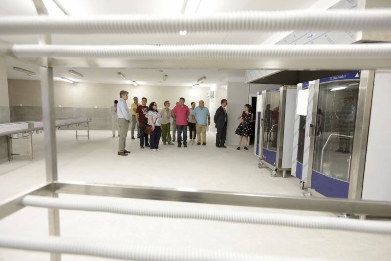 Los integrantes del Movimiento Vecinal por la Segunda Fase del Hospital realizaron ayer por la tarde una visita guiada a las nuevas instalaciones sanitarias que se levantan en El Cuartillo