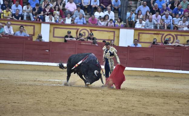 Ferrera torea al natural al primero de los Zalduendo que le tocó en suerte