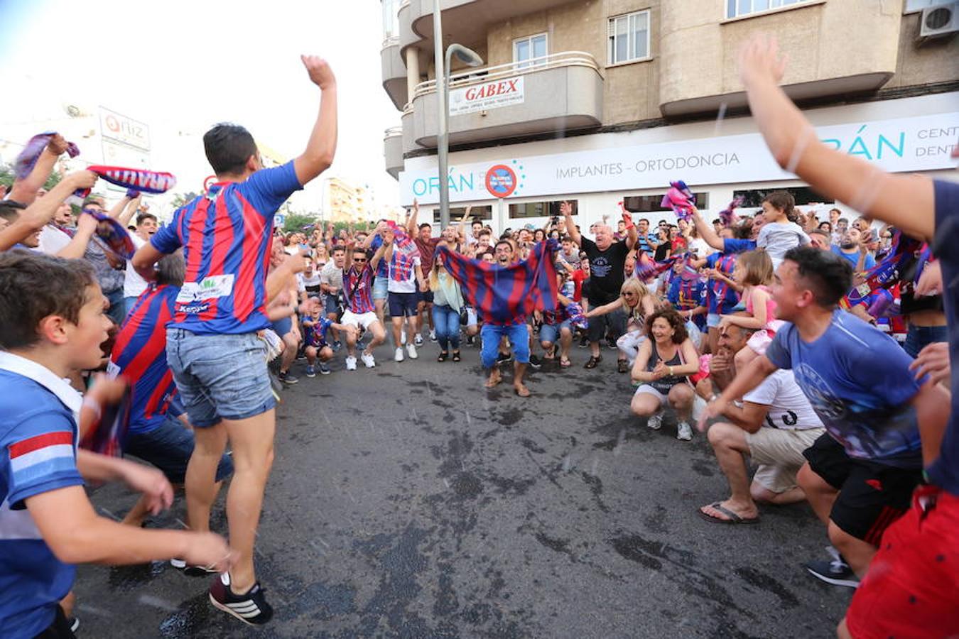 Fotos: Almendralejo celebra el ascenso del Extremadura