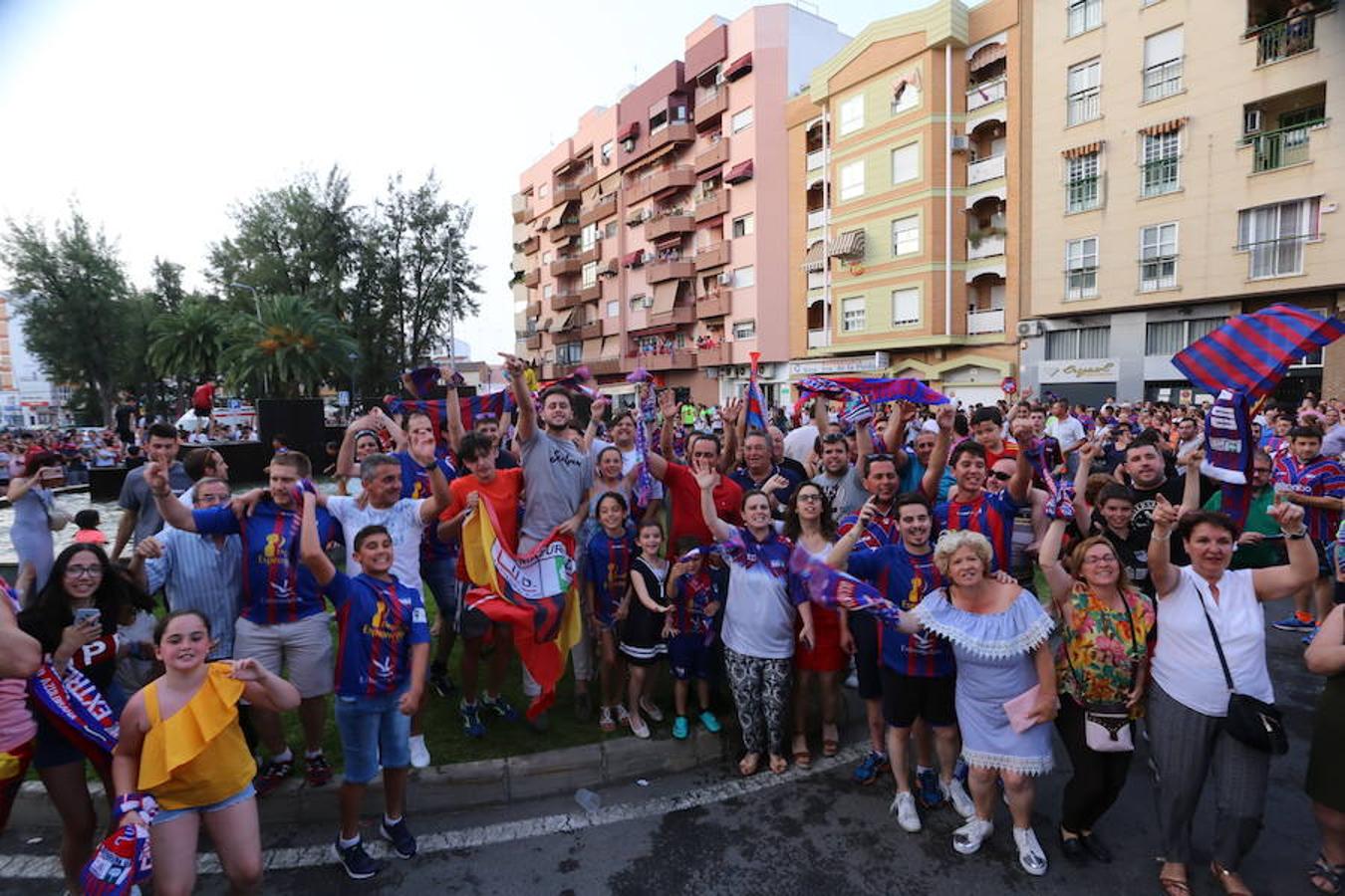 Fotos: Almendralejo celebra el ascenso del Extremadura