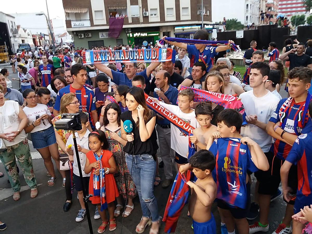 Fotos: Almendralejo celebra el ascenso del Extremadura