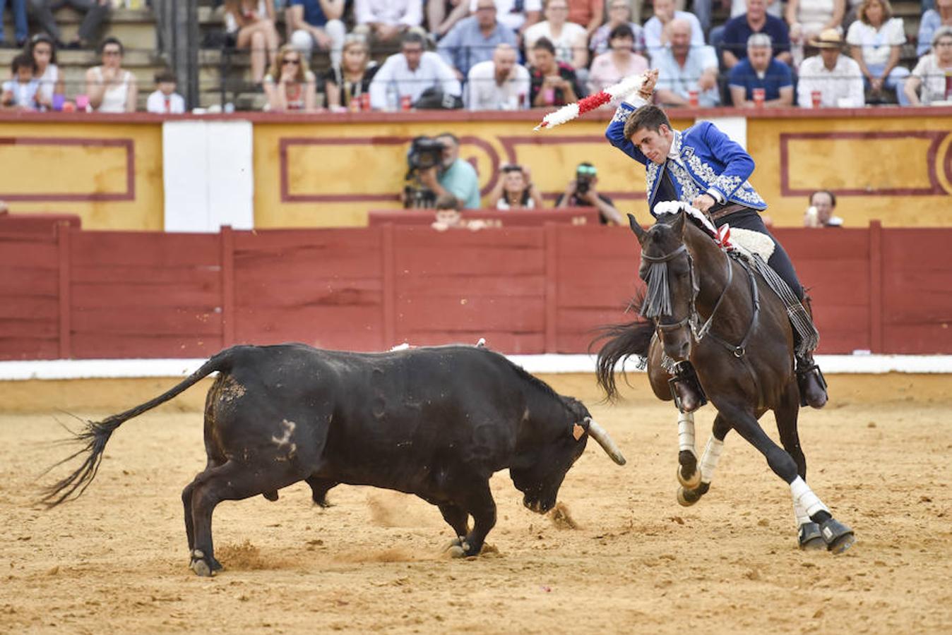 Joao Moura cierra su actuación con una vuelta al ruedo por iniciativa propia tras una actuación sin brillo en la que falló con los rejones de muerte