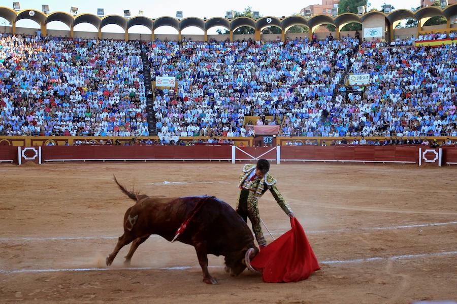 Dos faenas bellísimas del torero de Galapagar, exquisito con el capote, y tarde desatada de Miguel Ángel, que provoca el indulto de un nobilísimo toro de Jnadilla en Algeciras