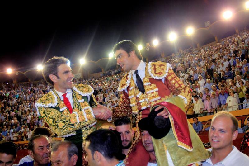 Dos faenas bellísimas del torero de Galapagar, exquisito con el capote, y tarde desatada de Miguel Ángel, que provoca el indulto de un nobilísimo toro de Jnadilla en Algeciras