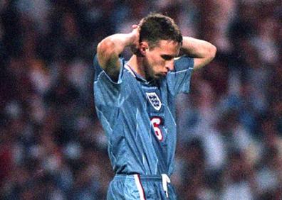 Imagen secundaria 1 - Secuencia del penalti que Southgate falló ante Alemania en la Eurocopa de 1996.
