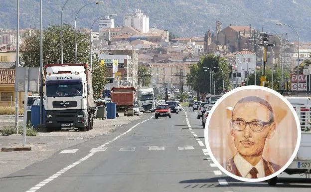 La avenida es el principal acceso a Plasencia desde el sur. En la foto detalle: Retrato de Martín Palomino expuesto en la Diputación. 
