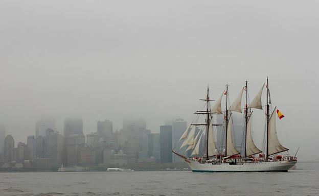 El buque de la Armada Juan Sebastián Elcano, en mayo de 2014, en Nueva York.