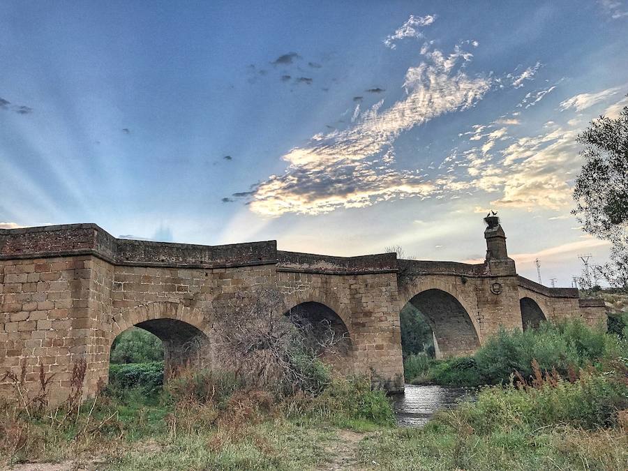 Puente renacentista de Galisteo sobre el río Alagón.