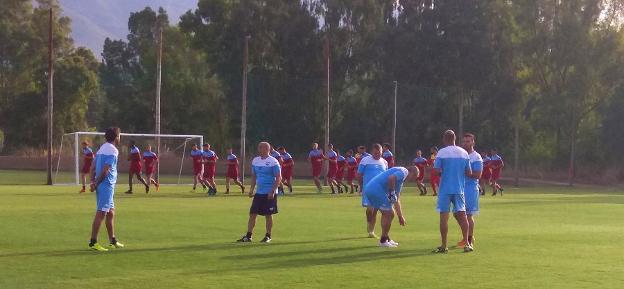 El Extremadura, ayer en el entrenamiento matinal. :: Extremadura UD