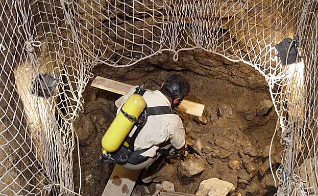 Investigación en una fosa común de Valencia deAlcántara. :: 