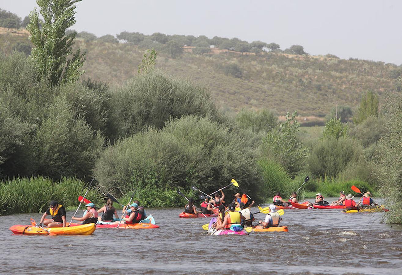 Recorrieron casi 19 kilómetros  entre el puente de la Macarrona de Riolobos y el de Hierro de Coria