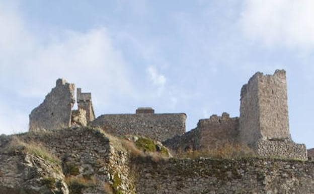 La Junta retoma el proyecto de rehabilitación del Castillo de Montánchez