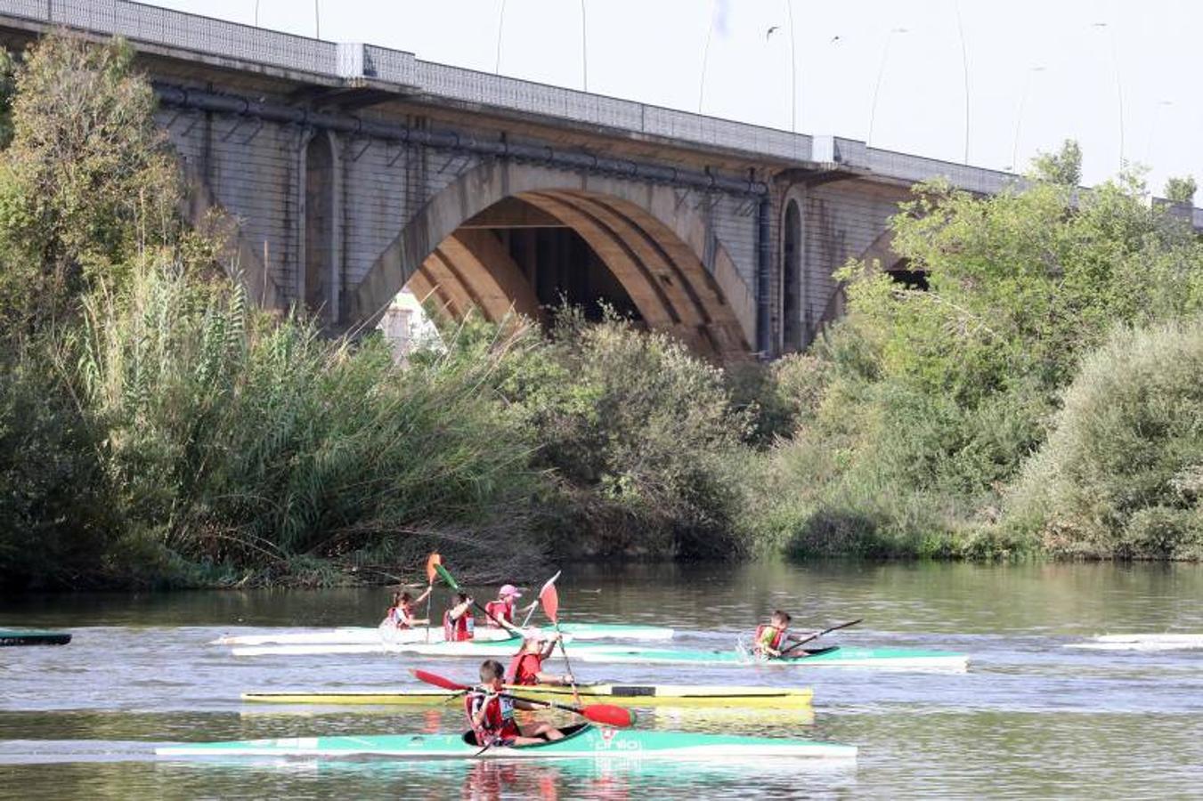 Se han celebrado, entre otras actividades, el II Trofeo Internacional de Piragüismo y el concurso de albañilería
