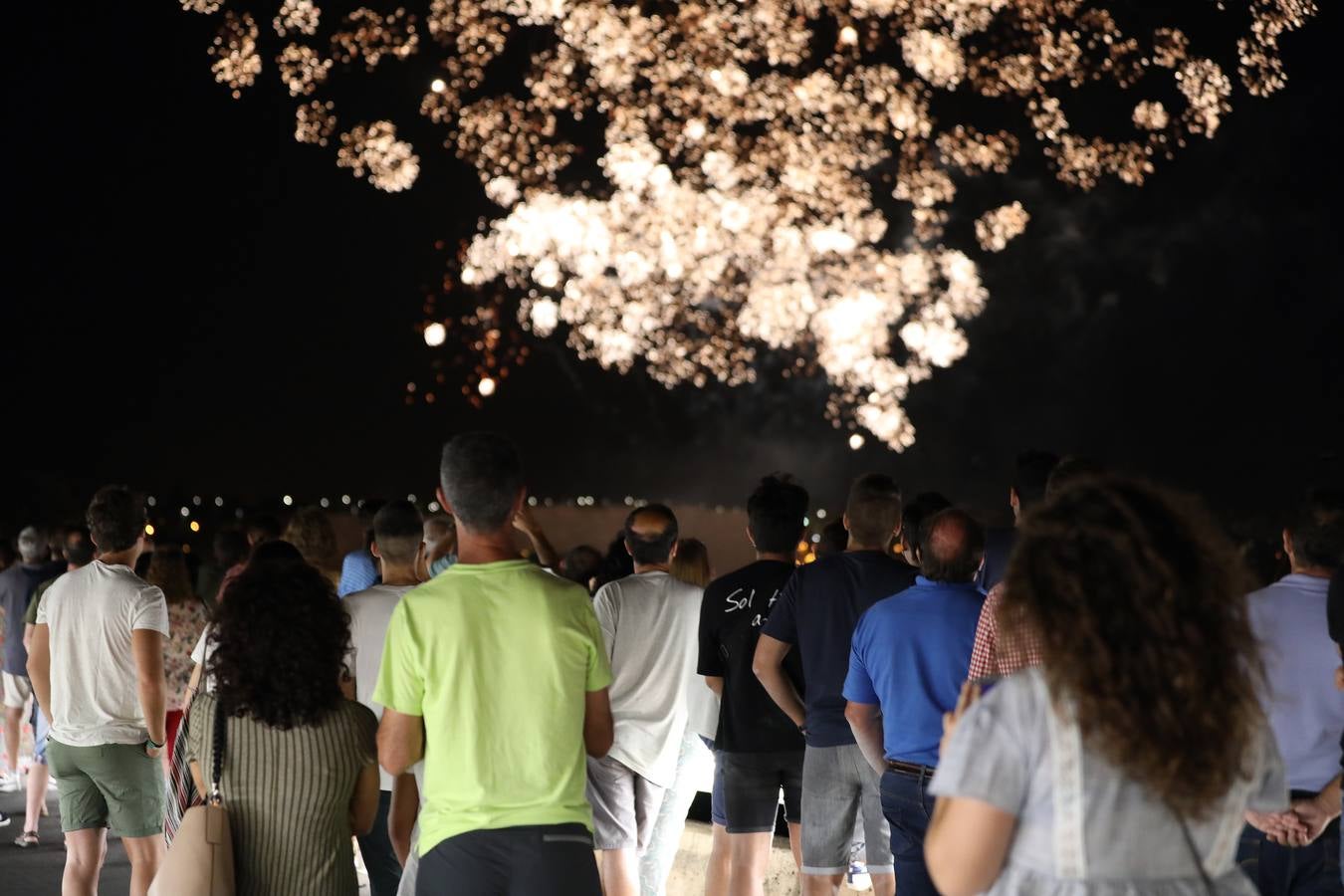 Con el tradicional espectáculo de fuegos artificiales finalizó la Feria de Mérida