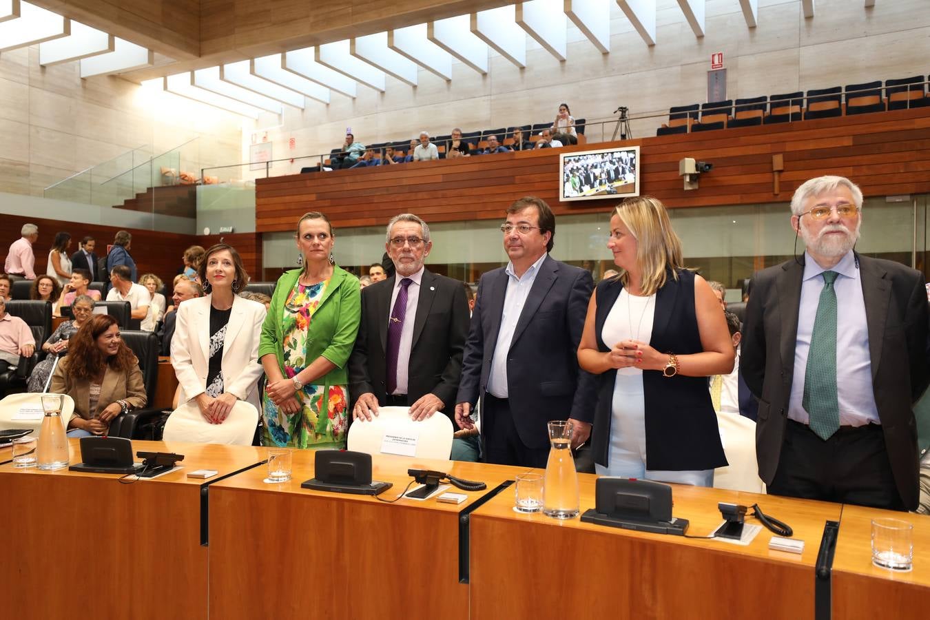 as víctimas del terrorismo en España han recibido un homenaje este jueves en un acto celebrado en la Asamblea de Extremadura, en Mérida, que se repetirá cada año en la víspera del día de la comunidad autónoma, y que trata de incidir en el planteamiento de «no olvidar» lo ocurrido como consecuencia de la acción terrorista en el país.