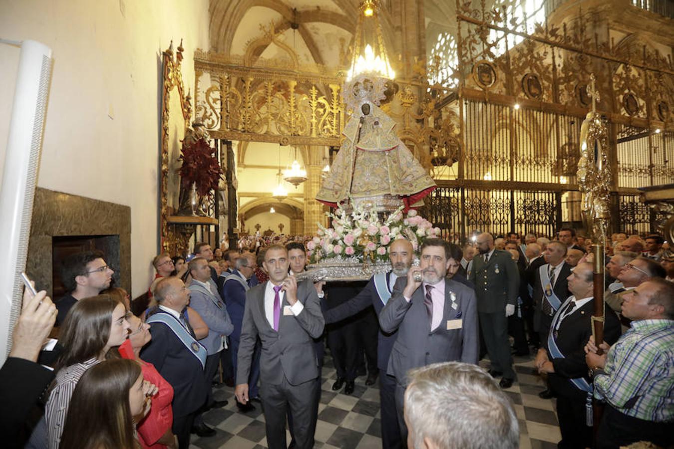 Miles de peregrinos han llegado hoy hasta el Real Monasterio, para participar en la fiesta popular y religiosa con motivo de la patrona