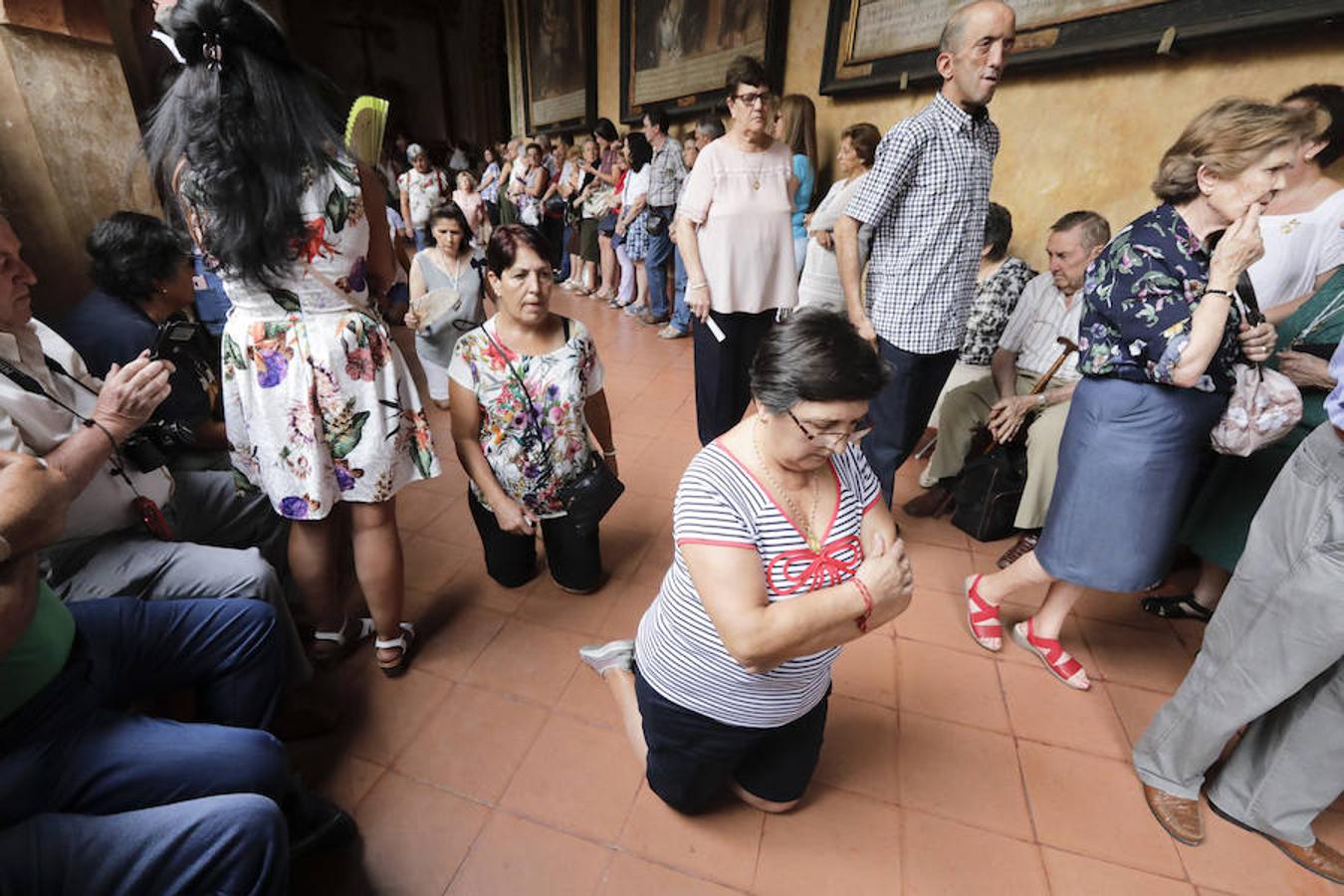 Miles de peregrinos han llegado hoy hasta el Real Monasterio, para participar en la fiesta popular y religiosa con motivo de la patrona