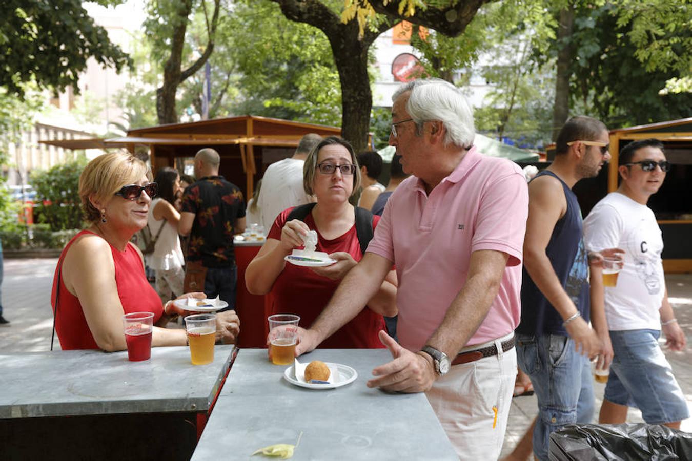 Extregusta entregó en su primer día de esta XII edición su premio de honor al cocinero pacense Javier García y sus tres distinciones a las mejores propuestas 