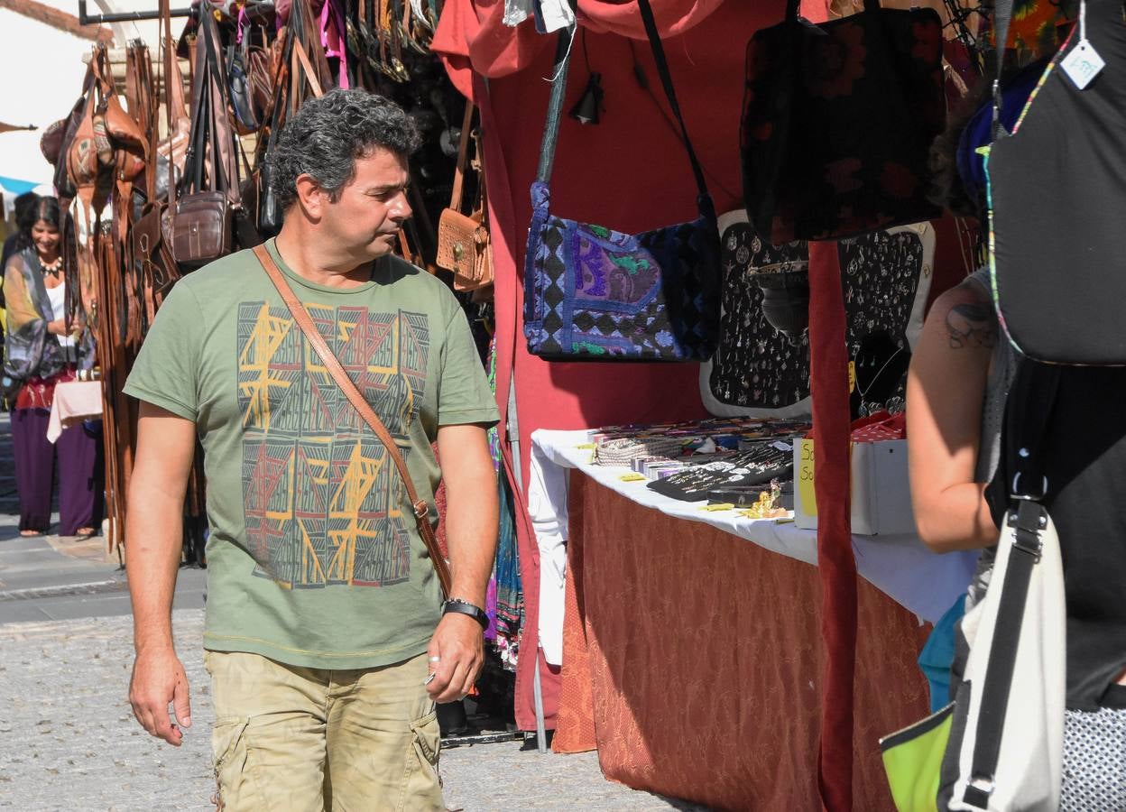 Los máximos responsables del Ayuntamiento de Badajoz, Francisco Javier Fragoso, y de la Cámara Municipal de Marvao (Portugal), Luis Vitorino, han coincidido en destacar el papel que tiene «Almossassa» en el fortalecimiento de las relaciones transfronterizas y culturales entre Extremadura y Portugal.