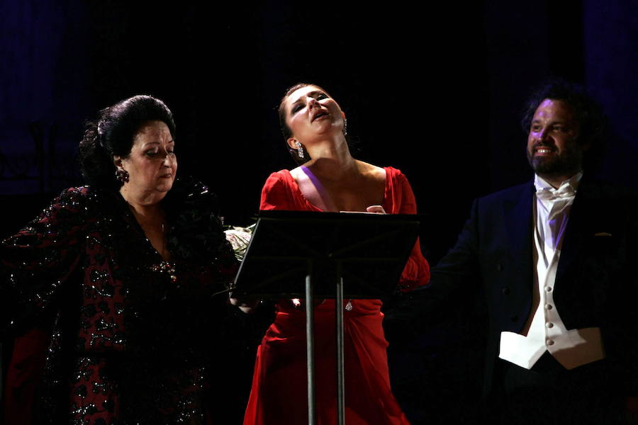 Monserrat Caballé volvió al Teatro Romano en 2007, 17 años después de la aplaudida ópera 'Herodiade'. Actuó junto a su hija, la también soprano Monserrat Martí, con motivo de los actos del Año Jubilar Guadalupense. 