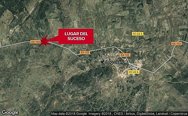 Cuatro heridos en un choque frontal entre una furgoneta y un turismo en Logrosán