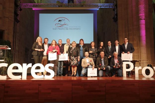 Los ganadores de los Premios San Pedro de Alcántara, anoche en el Complejo San Franscisco. :: l. cordero
