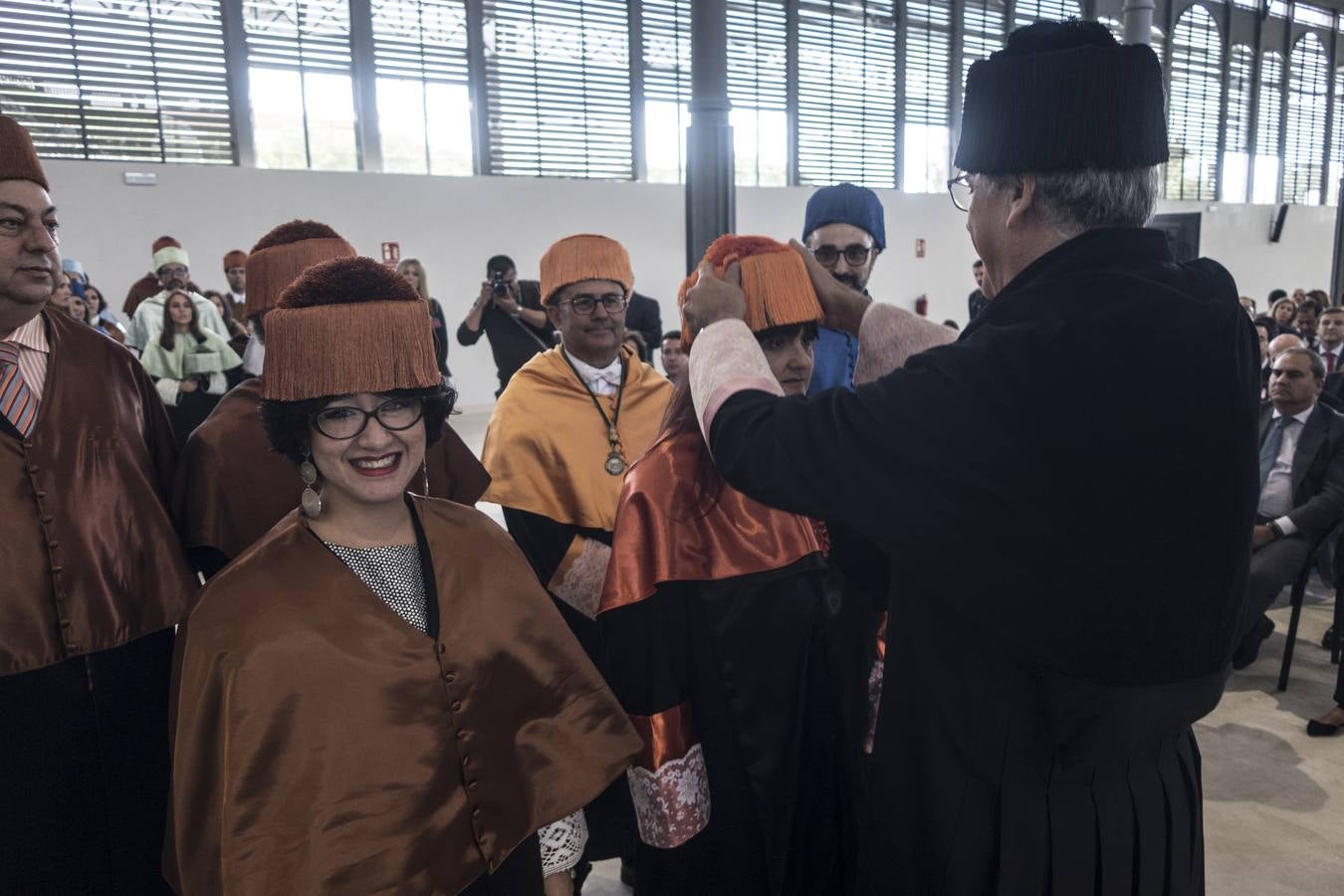 En el acto de Apertura Solemne del Curso Académico 2018-19« de la UEx, han asistido el presidente de la Junta de Extremadura, Guillermo Fernández Vara, y el alcalde, Francisco Javier Fragoso. El actual rector de la Uex, Segundo Píriz, que afronta su etapa final al frente de la Universidad regional, ha afirmado que muchos investigadores que trabajan fuera de España »ansían volver al país y no pueden«.