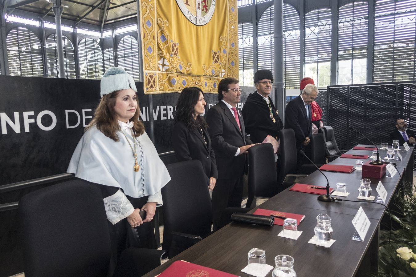 En el acto de Apertura Solemne del Curso Académico 2018-19« de la UEx, han asistido el presidente de la Junta de Extremadura, Guillermo Fernández Vara, y el alcalde, Francisco Javier Fragoso. El actual rector de la Uex, Segundo Píriz, que afronta su etapa final al frente de la Universidad regional, ha afirmado que muchos investigadores que trabajan fuera de España »ansían volver al país y no pueden«.