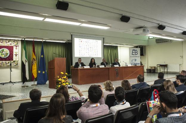 Inauguración del congreso de Enseñanza Bilingüe, ayer. :: pakopí