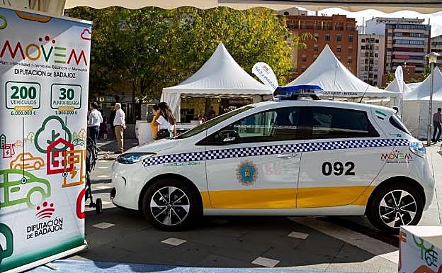 Algunos municipios destinarán el vehículo eléctrico a la Policía Local:: HOY