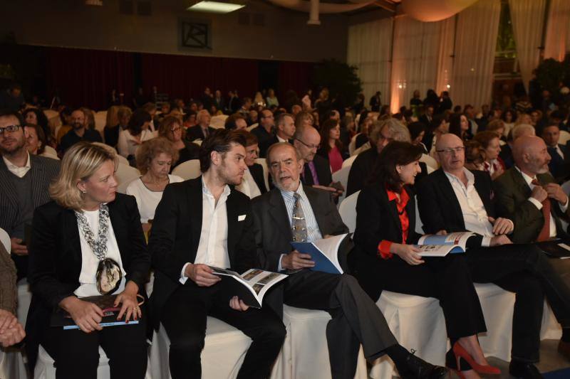 El Palacio de Cristal del Hotel Río acogió la entrega de unos galardones que ya reconocen a seis disciplinas: poesía, novela, periodismo, escultura, pintura y fotografía