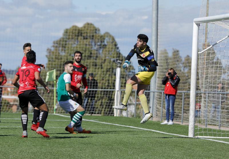 Los tantos de Eloy Jiménez y Alberto Delgado dieron la vuelta a un golazo desde medio campo de Monroy para un digno Montijo