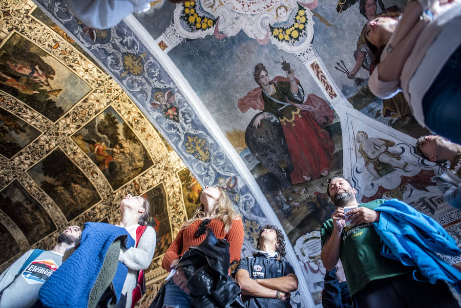 Pinturas en la zona del coro. 