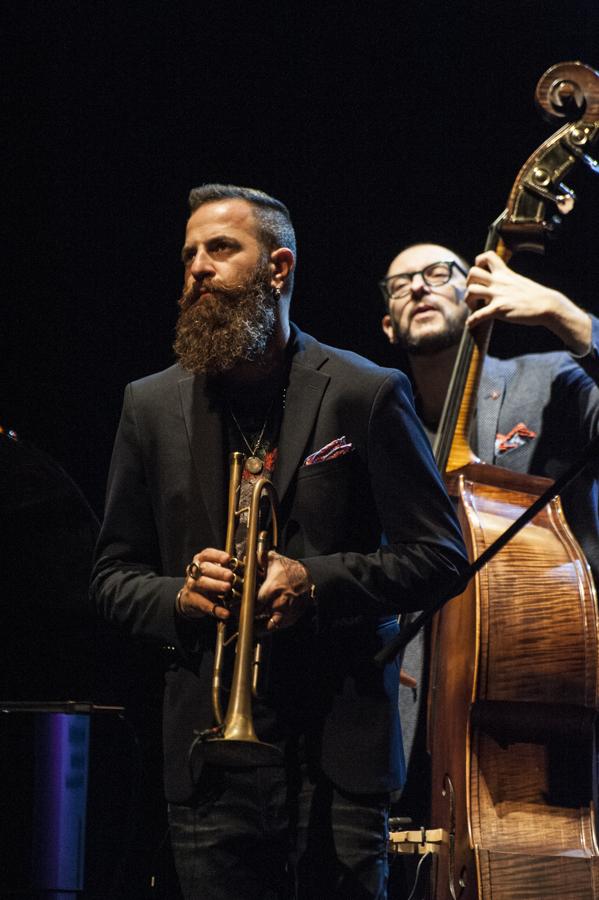 La trompeta de Cohen abrió el ciclo