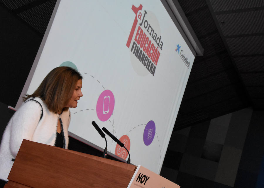 Fotos: I Jornada de Educación financiera de Caixabanc y HOY