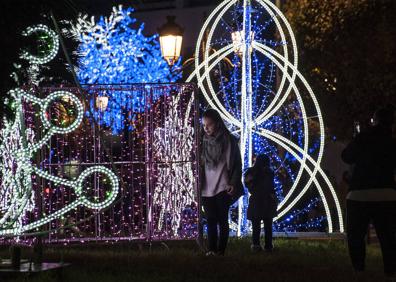 Imagen secundaria 1 - Ya llegó la Navidad a Badajoz