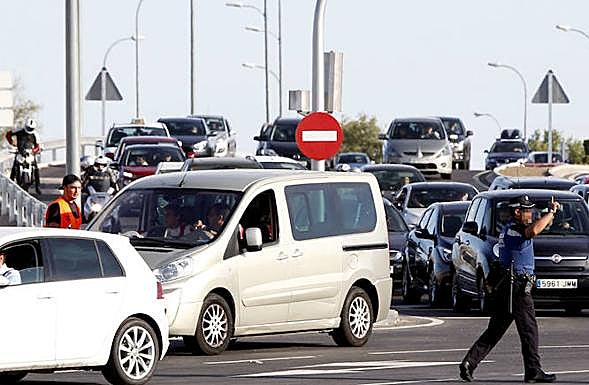 La DGT prevé seis millones de viajes en el puente que empieza con sol y terminará con lluvia