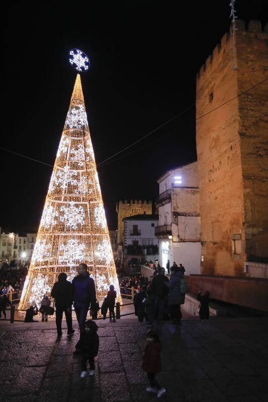 El centro de la ciudad se ilumina con un millón de puntos de luz