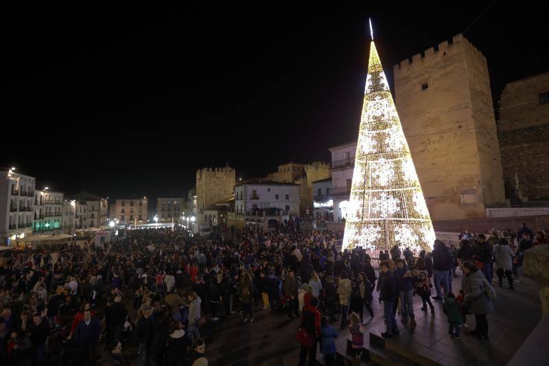 El centro de la ciudad se ilumina con un millón de puntos de luz