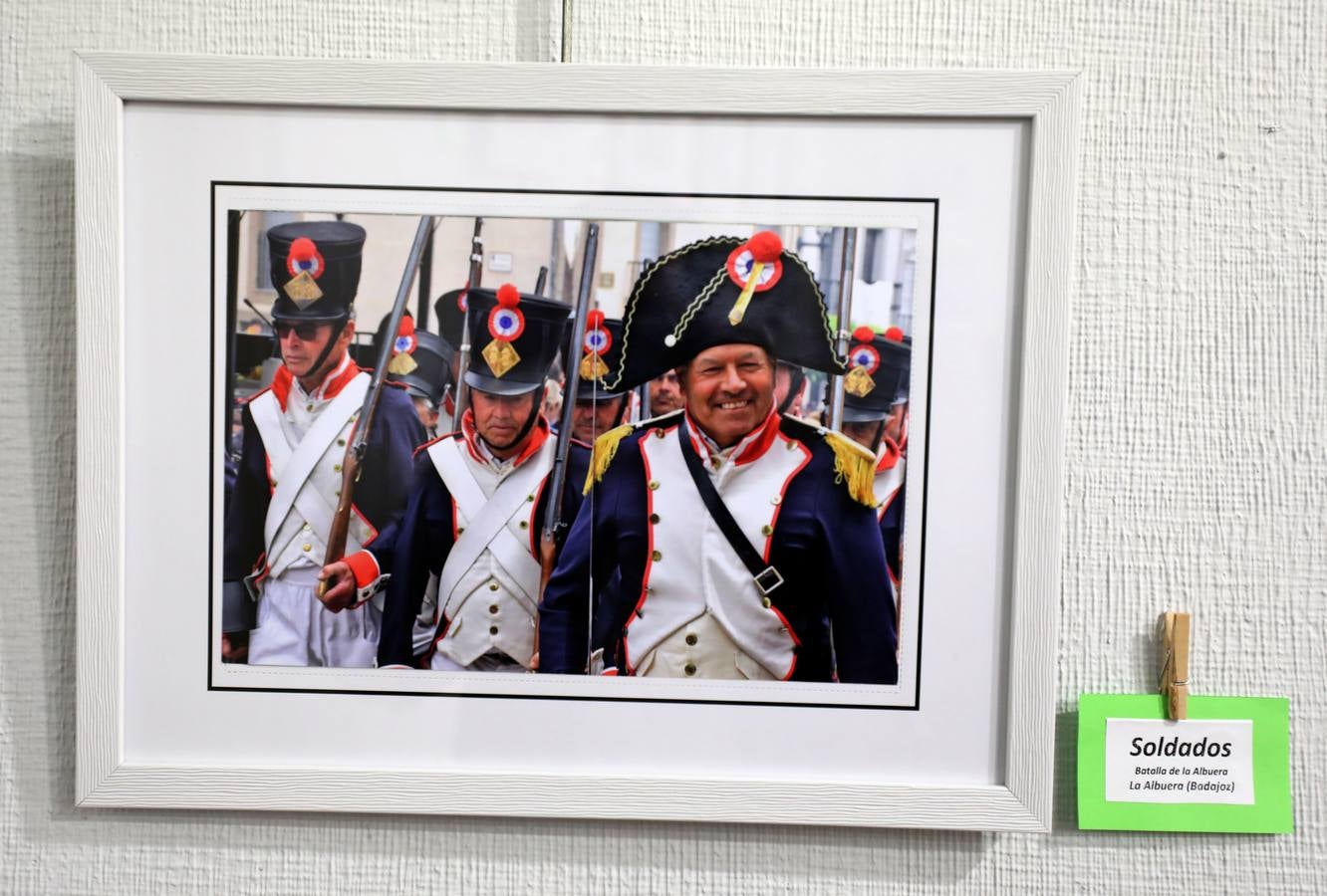 El Centro Cultural 'Santo Domingo' de la Fundación CB en Mérida alberga desde el lunes, 3 de diciembre, la exposición 'La sonrisa de los colores', de Javier Rodríguez Rubio. La muestra, que se puede visitar hasta el próximo día 30, se desarrolla a favor de la Asociación Española Contra el Cáncer (AECC). El horario de la exposición es de lunes a sábado, en horario de 10:00 a 13:30 horas y de 18:00 a 21:00 horas. Mientras, los domingos permanecerá abierta de 10:00 a 13:30 horas.