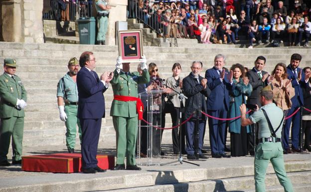 Entrega de la Medalla de Oro. 