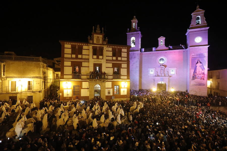 Fotos: La Encamisá: Una noche mágica en Torrejoncillo