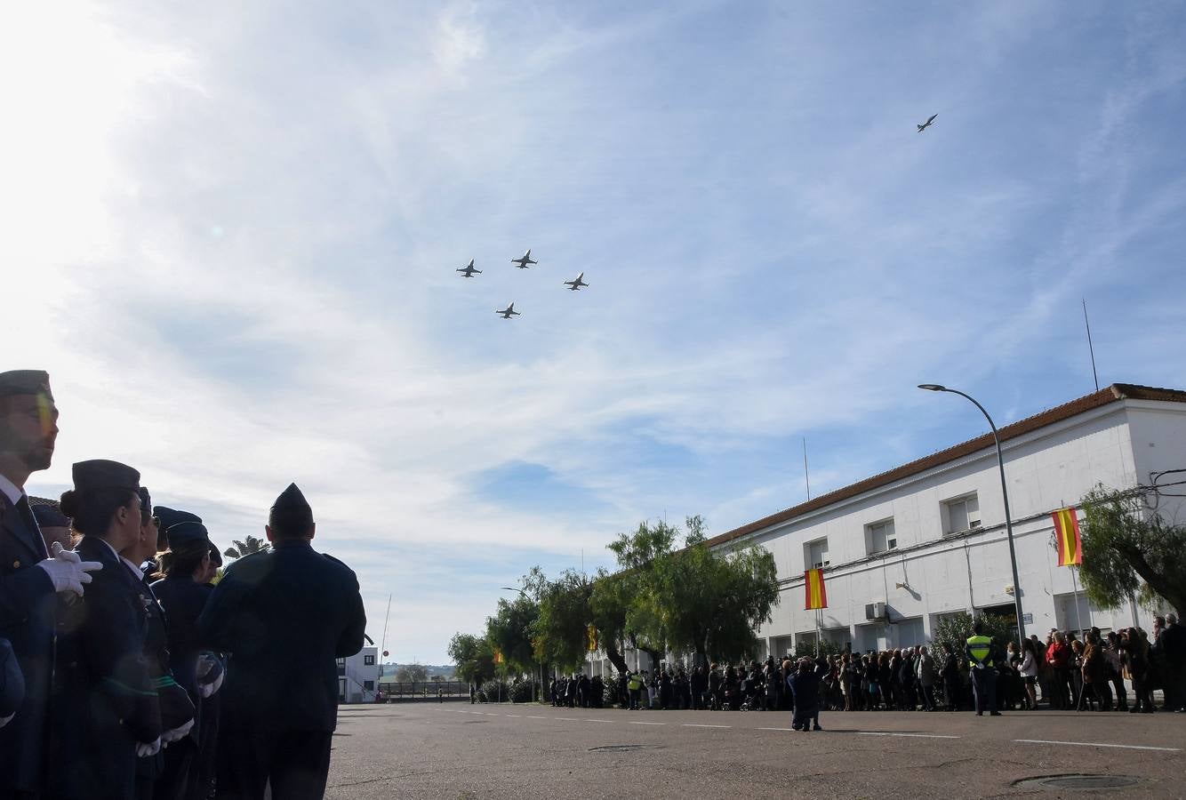La delegada del Gobierno, Yolanda García Seco, asistió al acto con motivo de la celebración del día de la Virgen de Loreto, patrona del Ejército del Aire, en la Base aérea de Talavera la Real (Badajoz)