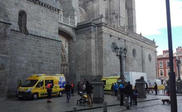 Ambulancia en la catedral de Ávila